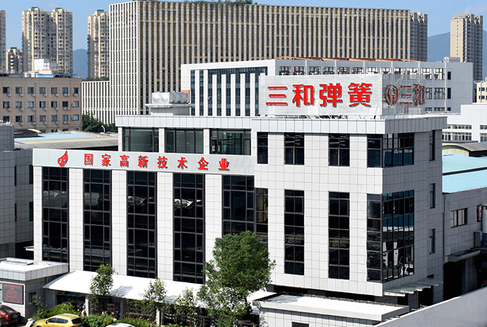 鉆孔機(jī)搬運(yùn)手拉葫蘆的使用